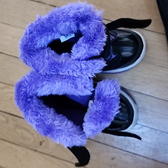 Snow boots little kids size 8 - Picture 9 of 12